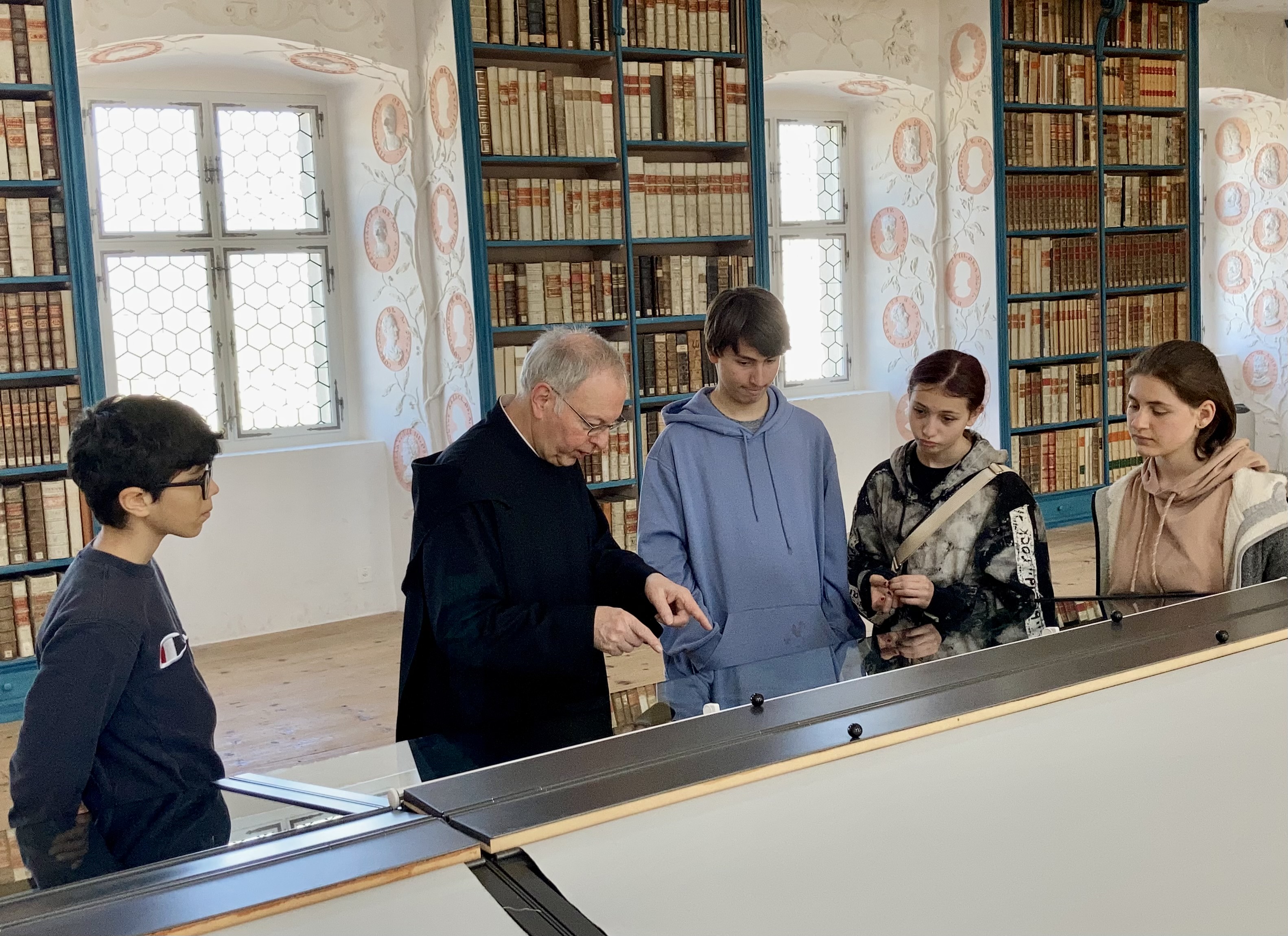 In der Klosterbibliothek